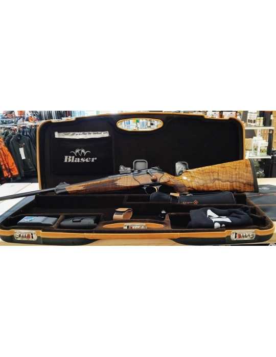 BLASER R8 GAUCHER EN CALIBRE 300 WIN SHORT MAG + LUNETTE HELIA , POINT ROUGE DOCTEUR ET DEUX CACHES CHARGEUR